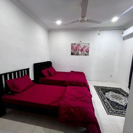 Dh Homestay Сунгай Петани Екстериор снимка