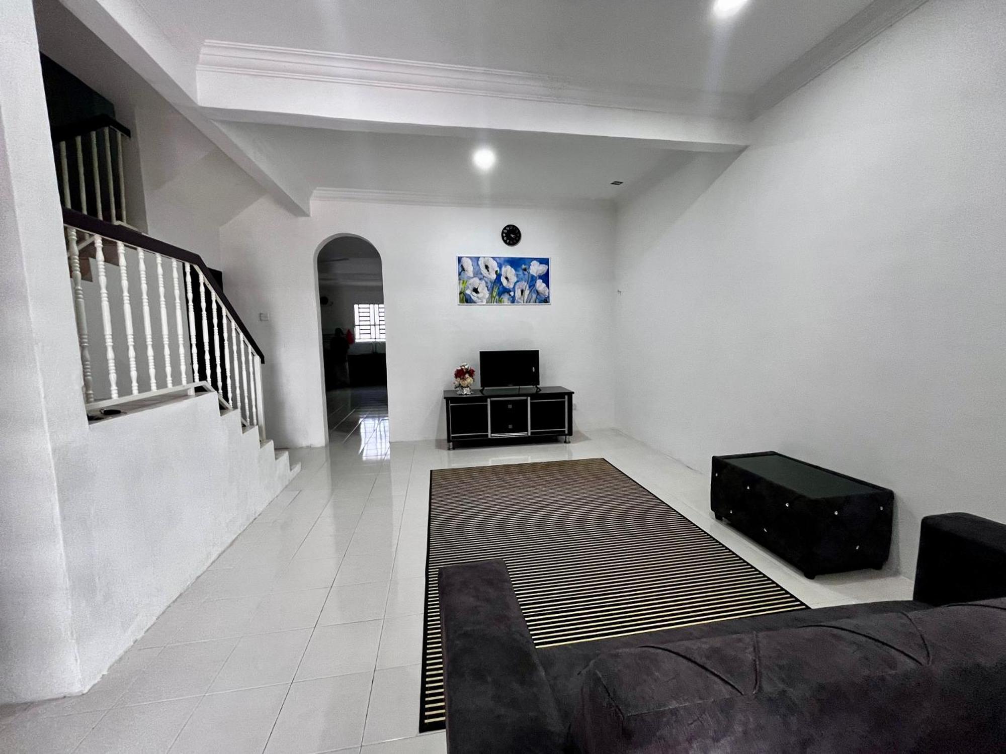Dh Homestay Сунгай Петани Екстериор снимка